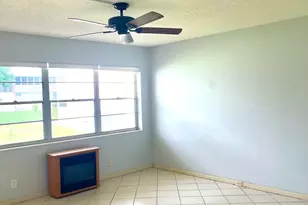 215 Canterbury J, West Palm Beach, FL 33417 - Photo 2