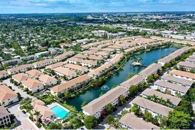 208 SW 7th Court, Pompano Beach, FL 33060 - Photo 32