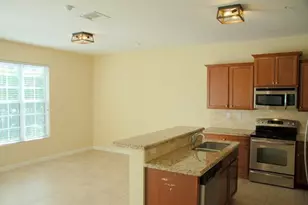 208 SW 7th Ct, Pompano Beach, FL 33060 - Photo 4