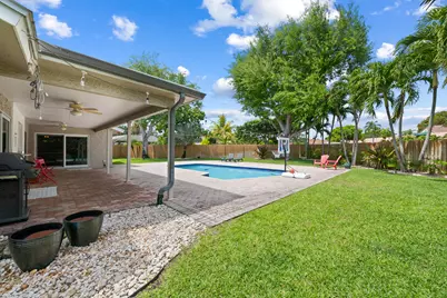 21521 E Hollandaire Dr Drive E, Boca Raton, FL 33433 - Photo 30