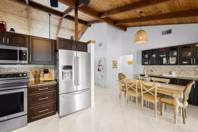 21521 E Hollandaire Dr Drive E, Boca Raton, FL 33433 - Photo 6