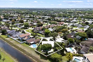 21521 E Hollandaire Dr Dr E, Boca Raton, FL 33433 - Photo 38