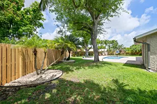 21521 E Hollandaire Dr Dr E, Boca Raton, FL 33433 - Photo 28