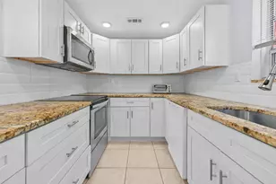 211 Piedmont E, Delray Beach, FL 33484 - Photo 2