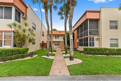 211 Piedmont E, Delray Beach, FL 33484 - Photo 2