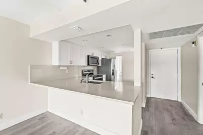 17 Royal Palm Way #103, Boca Raton, FL 33432 - Photo 6