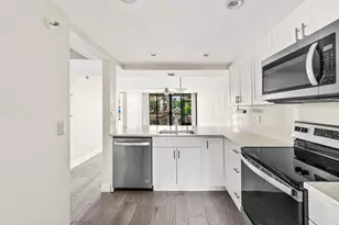 17 Royal Palm Way, Boca Raton, FL 33432 - Photo 4