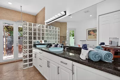 2101 NE 25th Street, Wilton Manors, FL 33305 - Photo 32