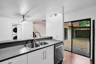 9111 SW 20th St, Davie, FL 33324 - Photo 14