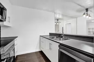 9111 SW 20th St, Davie, FL 33324 - Photo 16