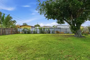 7670 NW 11th Ct, Pembroke Pines, FL 33024 - Photo 24