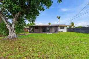 7670 NW 11th Ct, Pembroke Pines, FL 33024 - Photo 26
