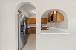 7670 NW 11th Ct, Pembroke Pines, FL 33024 - Photo 6