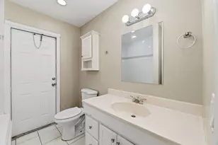 7670 NW 11th Ct, Pembroke Pines, FL 33024 - Photo 20