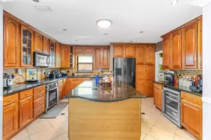 1408 SW 75th Ave, North Lauderdale, FL 33068 - Photo 4