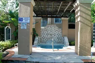 7980 N Nob Hill Rd, Tamarac, FL 33321 - Photo 2