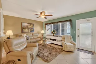 2010 N Farnham N, Deerfield Beach, FL 33442 - Photo 8