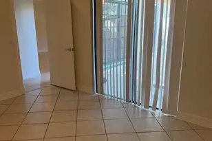 1005 Manor Dr, Palm Springs, FL 33461 - Photo 14