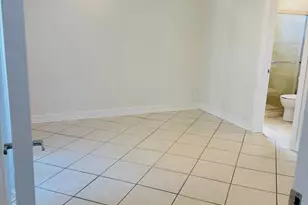 1005 Manor Dr, Palm Springs, FL 33461 - Photo 12