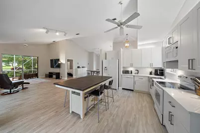 6866 Briarlake Circle, Palm Beach Gardens, FL 33418 - Photo 10