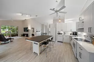 6866 Briarlake Cir, Palm Beach Gardens, FL 33418 - Photo 10