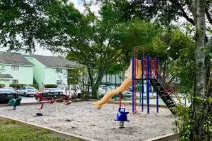 8749 NW 39th St, Sunrise, FL 33351 - Photo 12