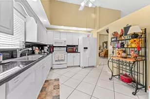 3893 Dafilee Cir, West Palm Beach, FL 33417 - Photo 8