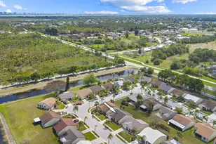 2363 SE Breckenridge Cir, Port Saint Lucie, FL 34952 - Photo 2