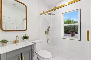 518 Biscayne Dr, West Palm Beach, FL 33401 - Photo 4