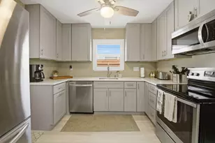 397 NW 48th St, Oakland Park, FL 33309 - Photo 4
