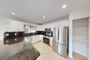 609 White Water Dr, West Palm Beach, FL 33413 - Photo 14