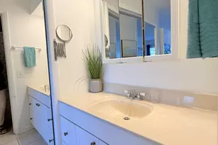 470 Paradise Isle Blvd, Hallandale Beach, FL 33009 - Photo 28