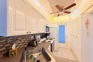 470 Paradise Isle Blvd, Hallandale Beach, FL 33009 - Photo 22