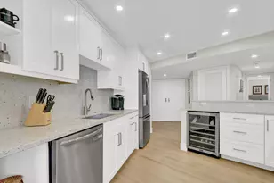 5420 N Ocean Dr, Singer Island, FL 33404 - Photo 8