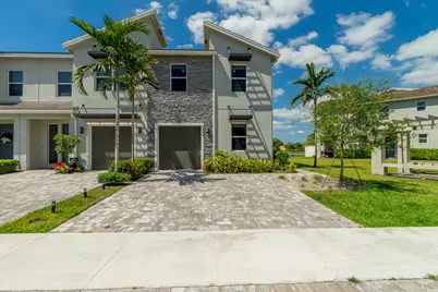 8618 Via Mar, Lake Worth, FL 33467 - Photo 1