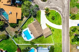 246 Natchez Ct, Royal Palm Beach, FL 33411 - Photo 4