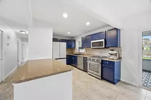 424 SE Fallon Dr, Port Saint Lucie, FL 34983 - Photo 8