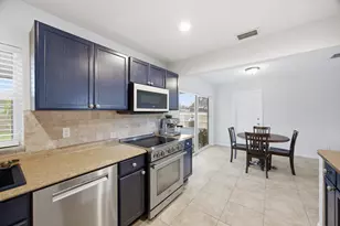 424 SE Fallon Dr, Port Saint Lucie, FL 34983 - Photo 10