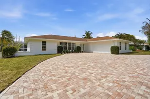 359 Country Club Dr, Tequesta, FL 33469 - Photo 2
