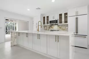 359 Country Club Dr, Tequesta, FL 33469 - Photo 12