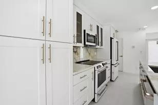 359 Country Club Dr, Tequesta, FL 33469 - Photo 10