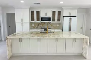 359 Country Club Dr, Tequesta, FL 33469 - Photo 6