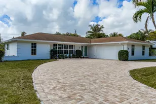 359 Country Club Dr, Tequesta, FL 33469 - Photo 46