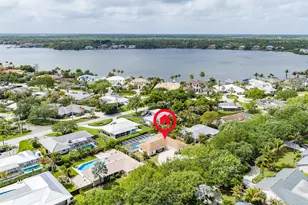 359 Country Club Dr, Tequesta, FL 33469 - Photo 52