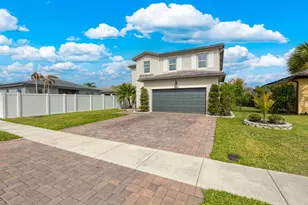 7742 NW Gladwell Ln, Port Saint Lucie, FL 34987 - Photo 4