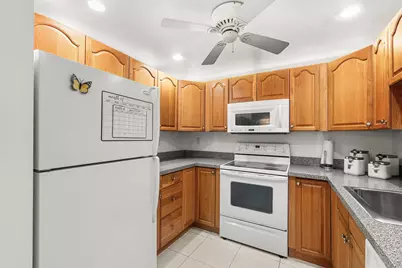 154 Piedmont D, Delray Beach, FL 33484 - Photo 10
