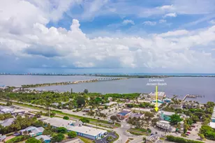 2566 NE Hickory Ave, Jensen Beach, FL 34957 - Photo 6