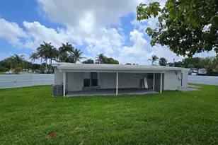 591 Seagrape Rd, Lantana, FL 33462 - Photo 2