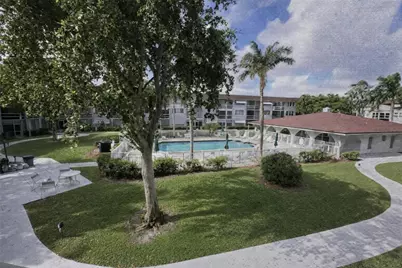 400 SE 10th Street #202, Deerfield Beach, FL 33441 - Photo 18