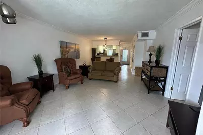 400 SE 10th Street #202, Deerfield Beach, FL 33441 - Photo 6